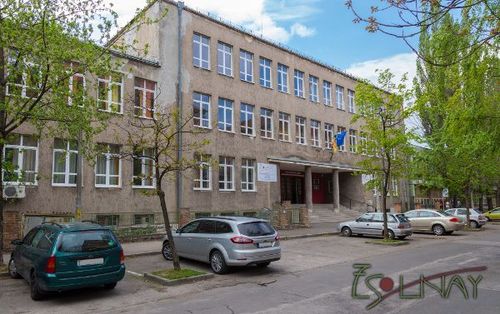 Borító kép a Baranya Vármegyei SZC Zsolnay Vilmos Technikum és Szakképző Iskola  intézményről